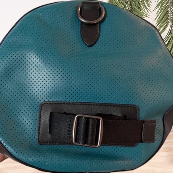 COACH PERFORATED TEAL AND BLACK DUFFLE BAG/ TRAVELING BAG - Picture 8 of 8